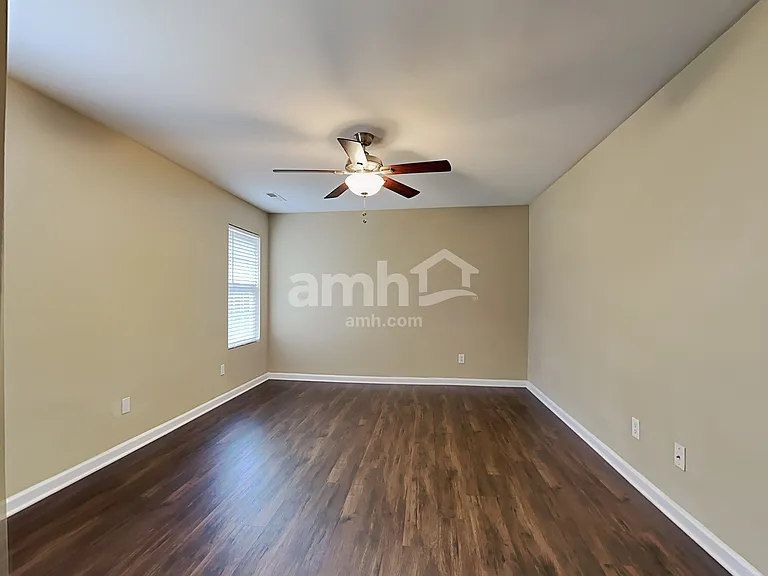 529 Osborne Rd — Photo 10