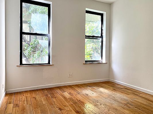 1st image of 520 W 175th St