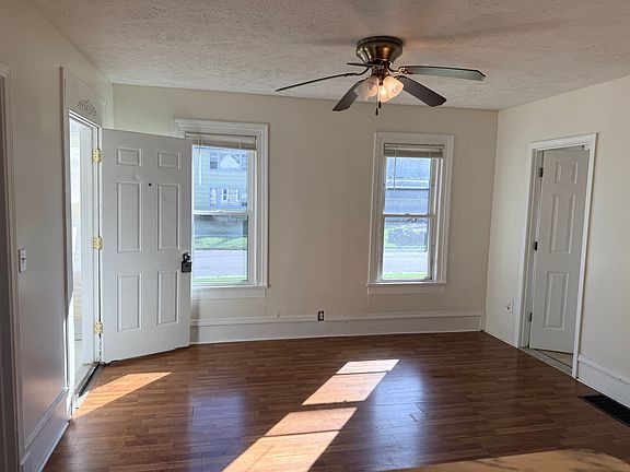 4th image of 117 Pollard Ave #A