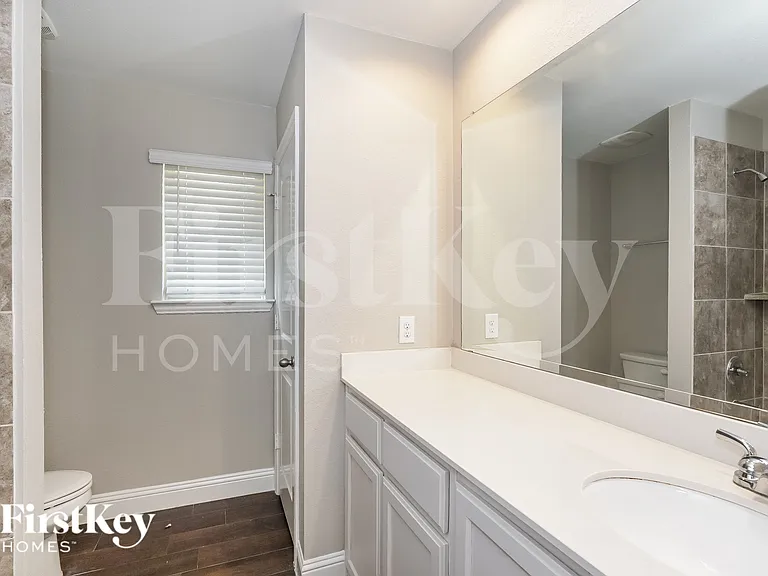 701 Brody Trl — Photo 13