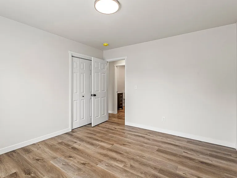 1302 S 14th Ave — Photo 24