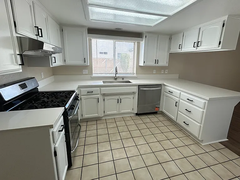 7728 Paisley Ave — Photo 14