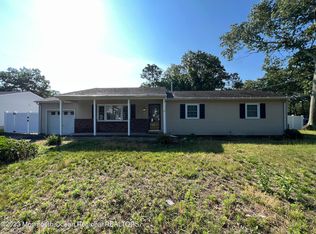 31 Holly Ct E, Brick, NJ 08723