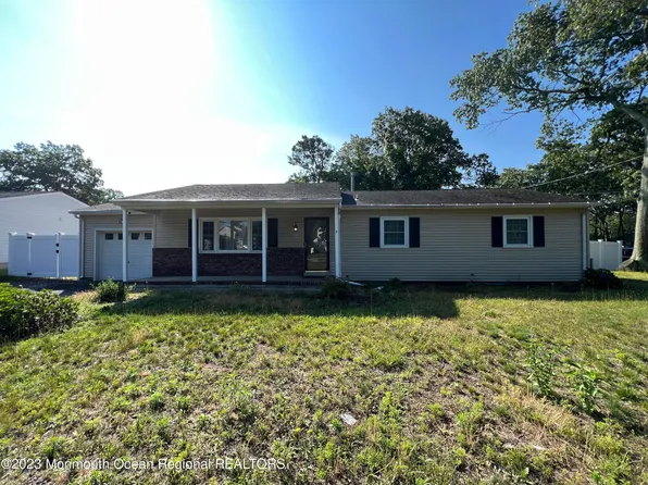 31 Holly Court E, Brick, NJ 08723