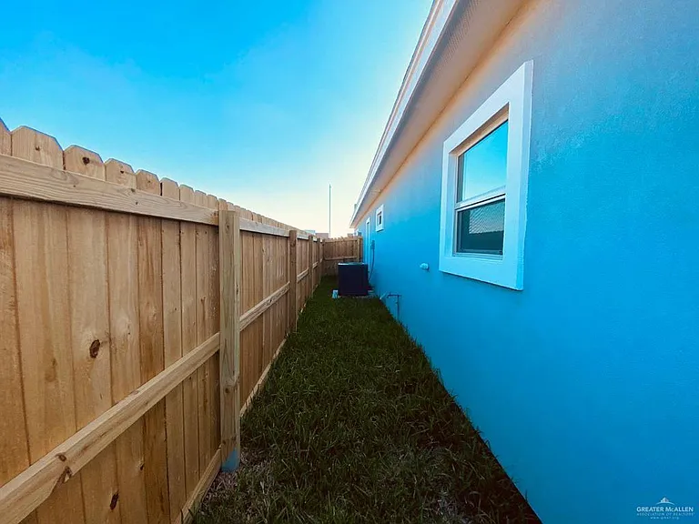 208 W Rutherford Ave #2 — Photo 11