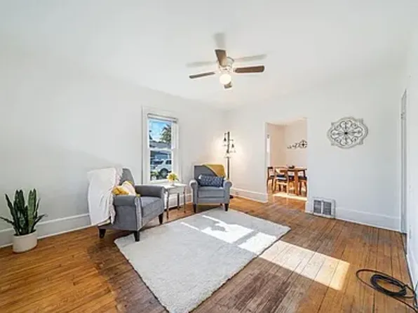 1319 Winnebago Ave, Oshkosh, WI 54901