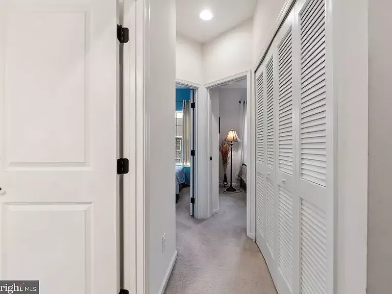 1280 Rannoch Ln — Photo 46