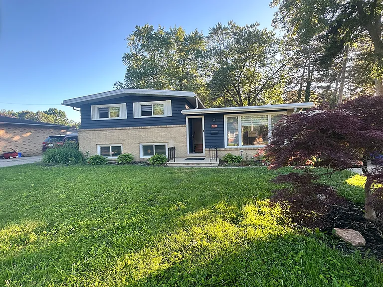3401 Charlevoix Ave — Photo 2