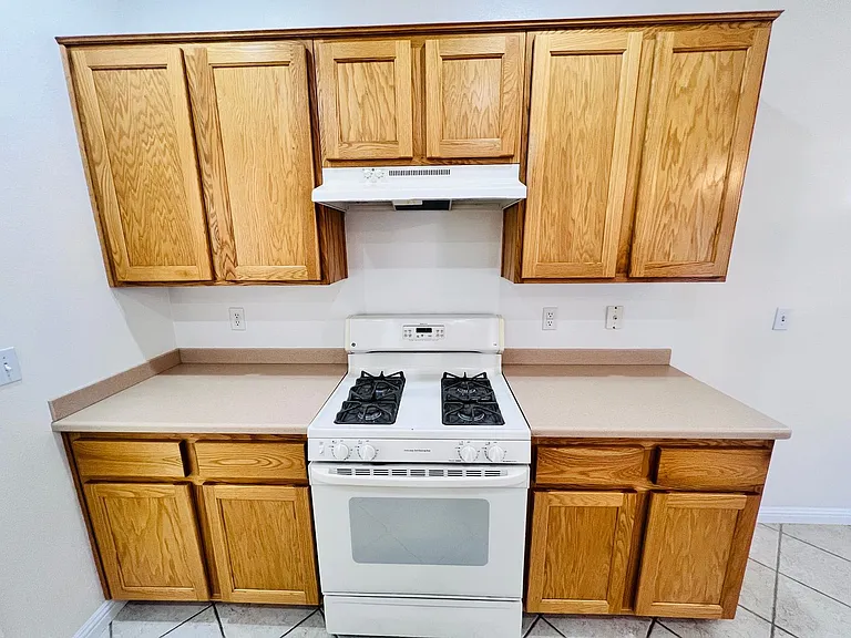 3047 Hickory Valley Rd — Photo 9