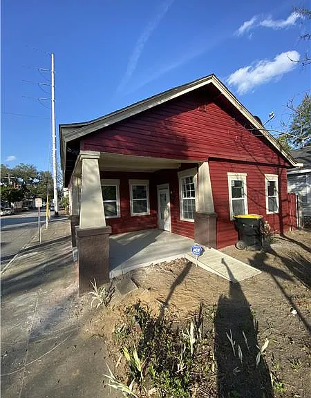 2604 Jefferson St — Photo 1