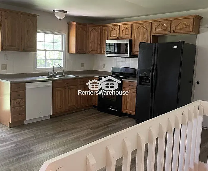 1517 Shadow Wood Dr — Photo 6