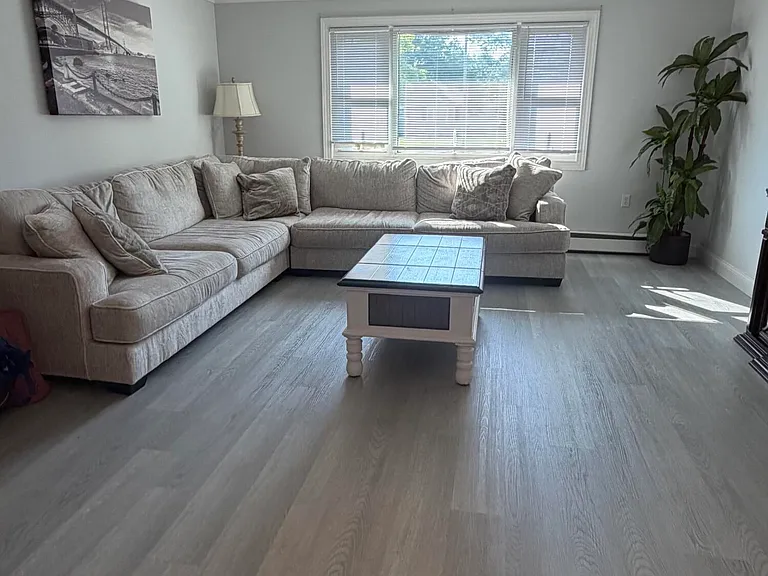 15 Saint Tropez Ct — Photo 4