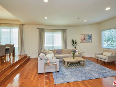 11949 Goshen Ave, Los Angeles, CA, 90049