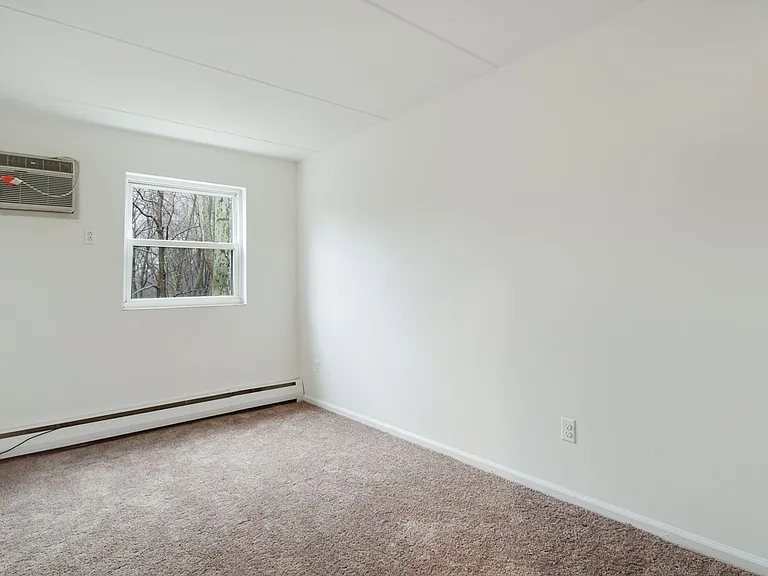 Rolling Green Apartments — Photo 21