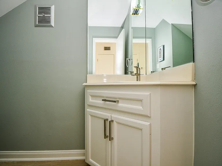 6114 Kirby Dr — Photo 9