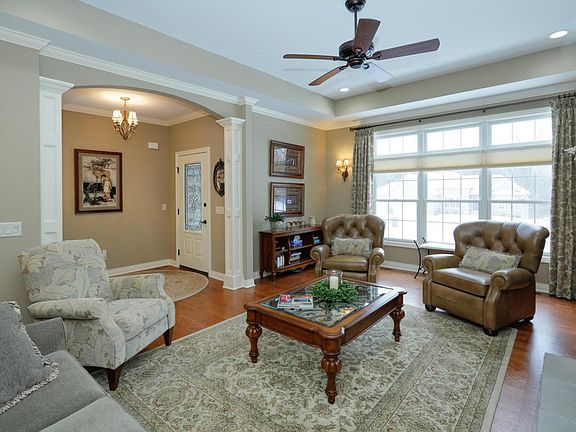 5444 Autumn Glen St-105