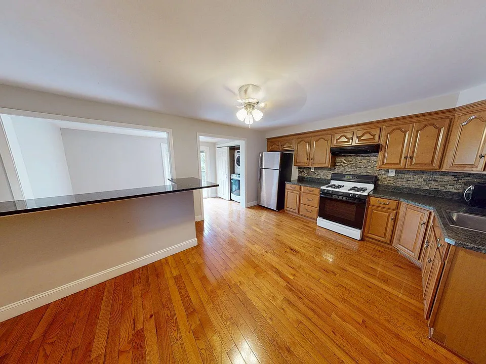161 Bennington St #1