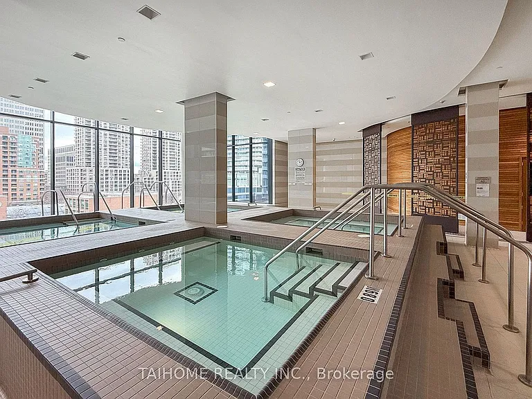 501 Yonge St #1806 — Photo 5