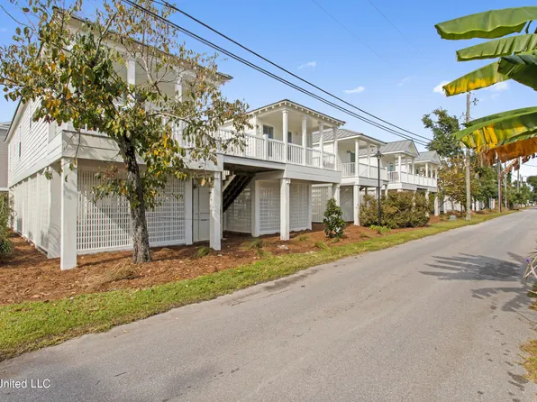 215 E Second St Unit 38B, Pass Christian, MS 39571