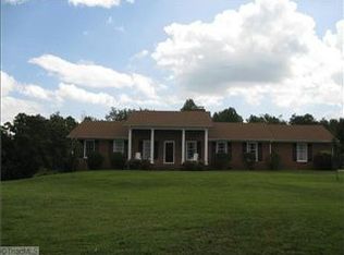 3734 Fieldview Rd, Pleasant Garden, NC 27313