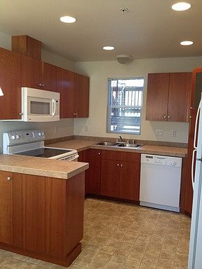 1st image of 5264 NE 121st Ave #P130