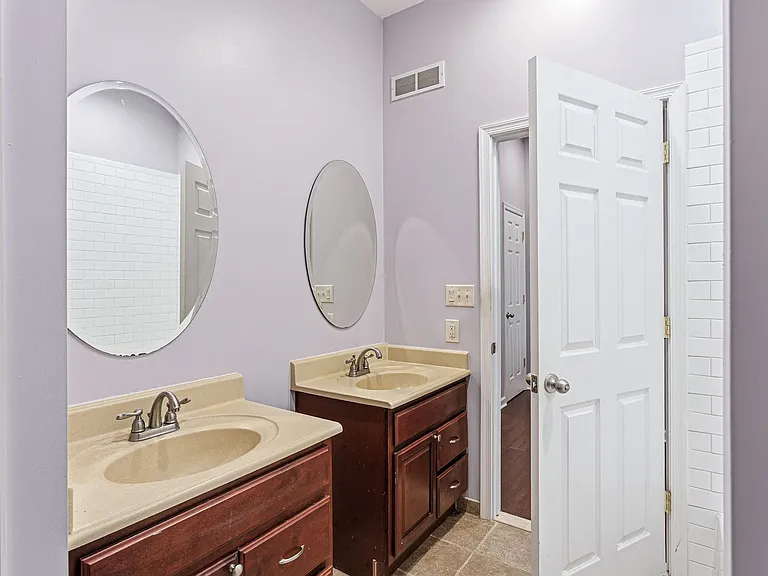 2355 E York St — Photo 16