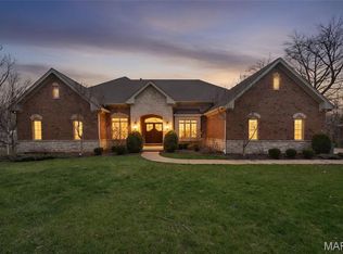 9 Graybridge Dr, Saint Louis, MO 63124