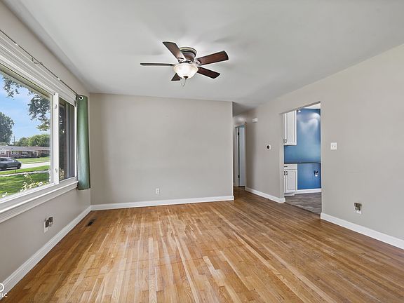 5th image of 714 Howard Rd