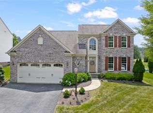 2020 Eagle Ridge Dr, Valencia, PA 16059