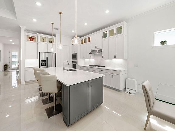 4th image of 4588 Matilda Court