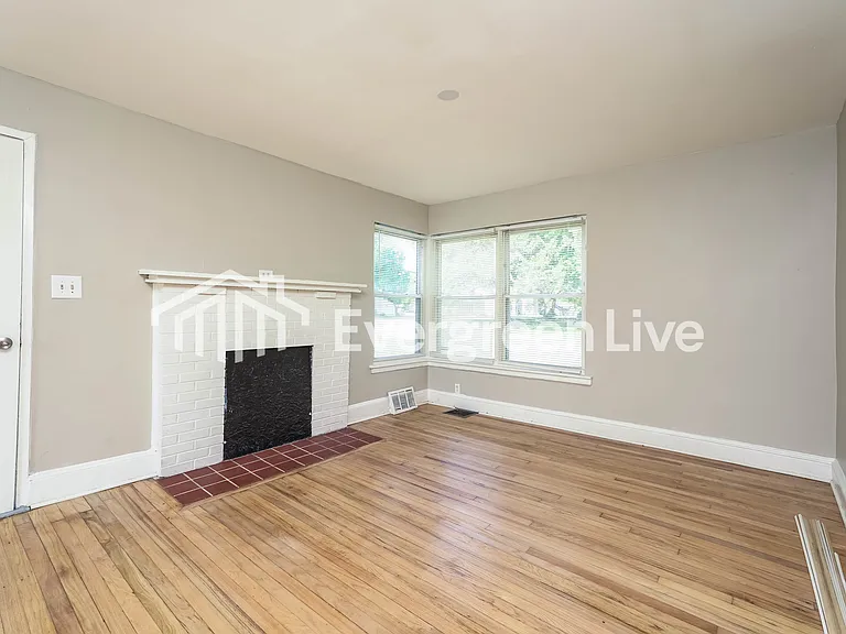 2935 Trent St — Photo 6