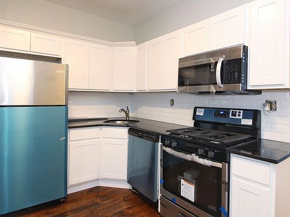 2nd image of 154 Hopkins Ave #1