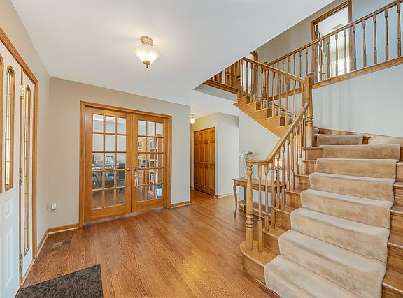 4th image of 1020 Fox Valley Dr