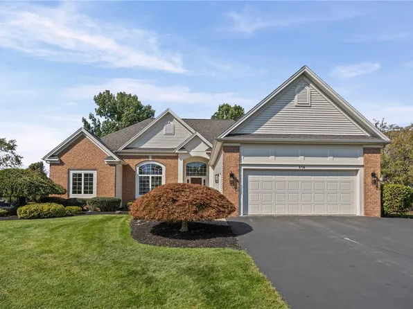 516 E Moreno Dr, Rochester, NY 14626