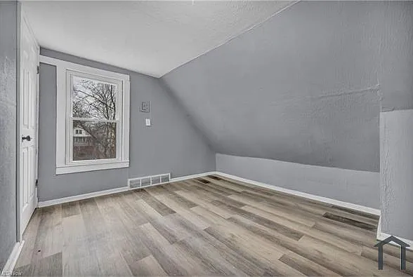 1114 E 112th St #2 — Photo 26