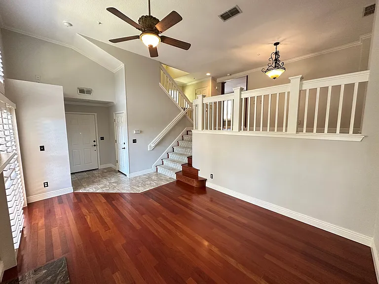 6001 Condor St — Photo 2