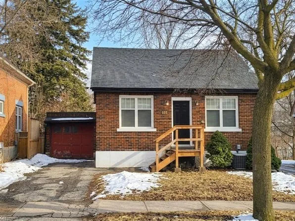 601 York St, Kitchener, ON N2G 1T9