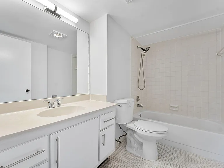 20 Royal Palm Way #2060 — Photo 19