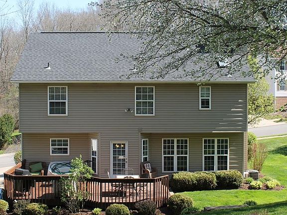 2nd image of 136 Bayberry Ln