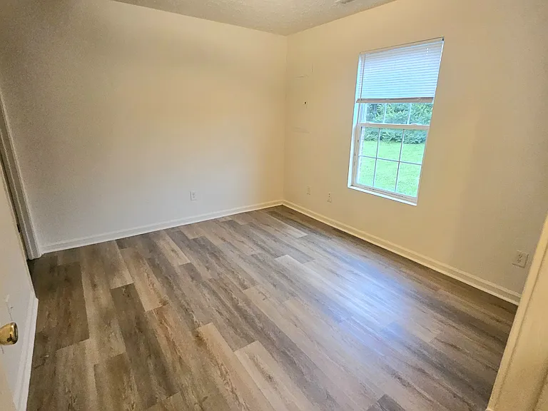 1022 Pinoak Dr — Photo 8
