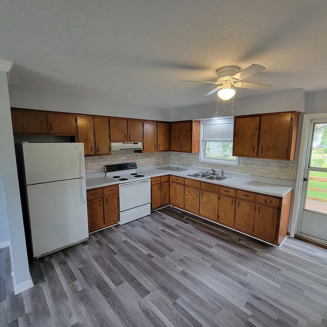 105 Knowles Street — Photo 3