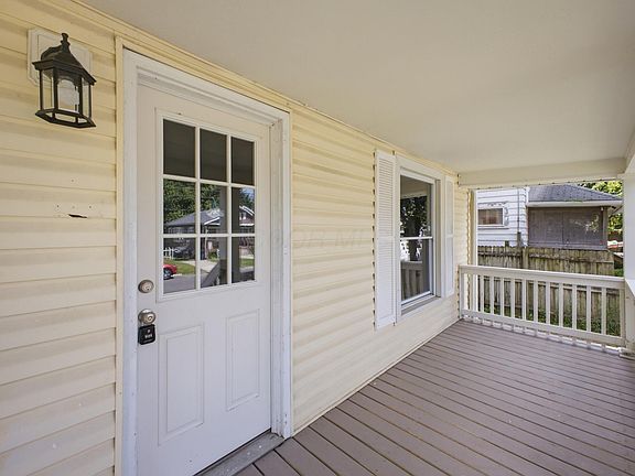 4th image of 738 Windsor St