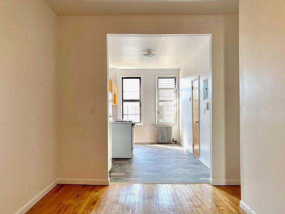 4th image of 144 Wilson Ave APT 3L
