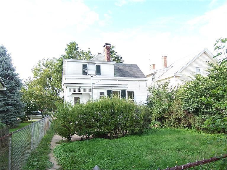 2nd image of 116 W Vine St