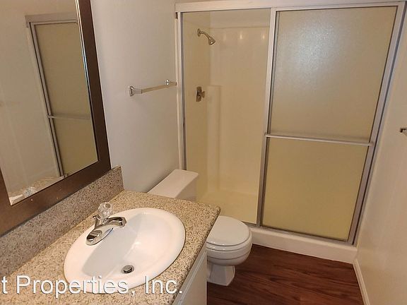 5th image of 4744 70th St Unit 6