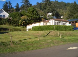 265 E 2nd St, Yachats, OR 97498