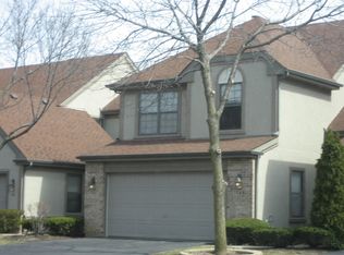 151 Chatsworth Cir, Schaumburg, IL 60194