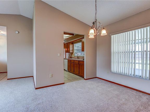 3rd image of 1044 Pioneer Dr
