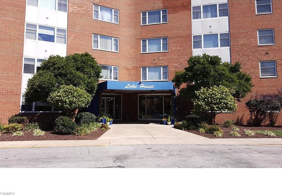 1st image of 11850 Edgewater Dr 1015 #1015