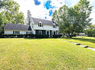 136 E Oak Park Dr, Peoria, IL 61614